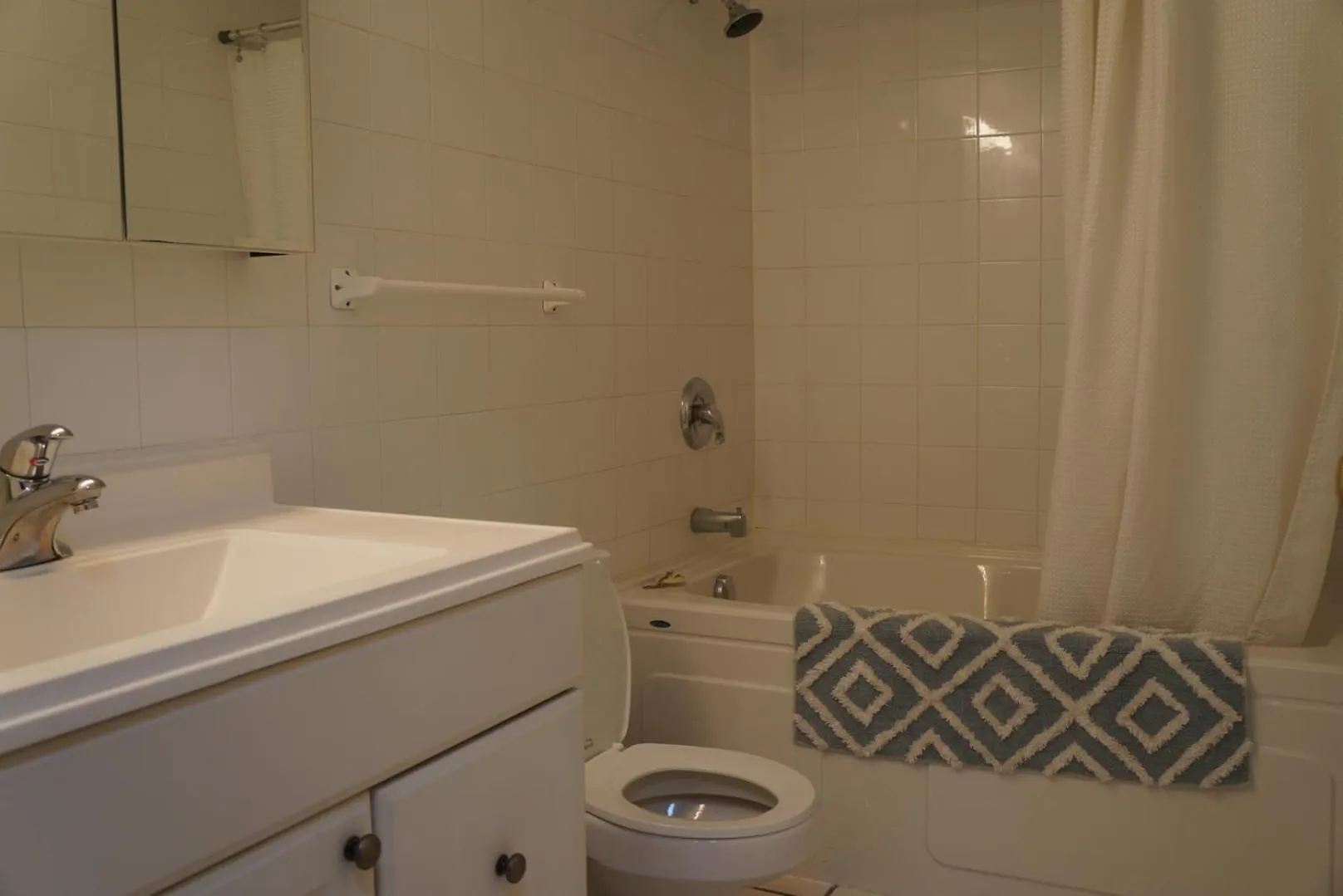 הוילה וונקובר Charming Family-Friendly Retreat בית נופש